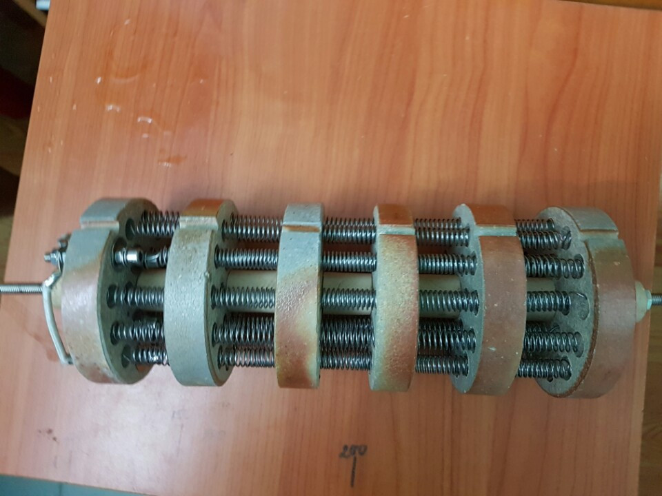 Điện trở sứ tổ ong